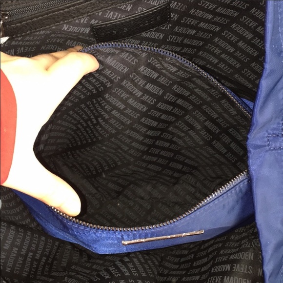 Steve Madden Sporty Style Tote - Picture 6 of 8